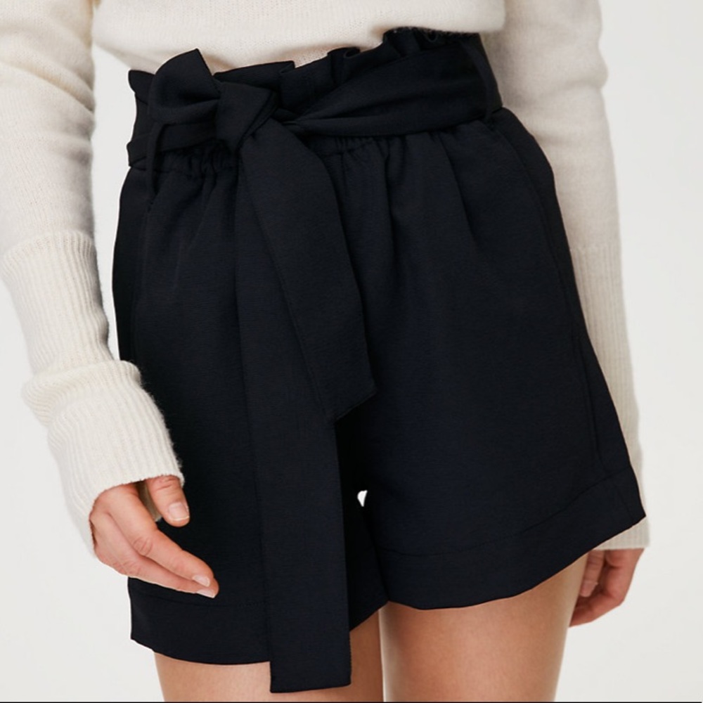 Aritzia Paper Bag Shorts. - Picture 2 of 7
